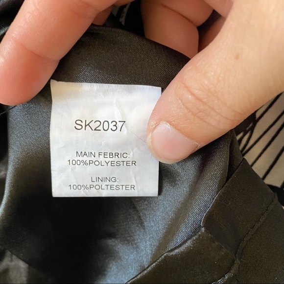 TOV Los Angeles Floral B&W Skirt Tie Waist Sz 38 - Picture 9 of 10